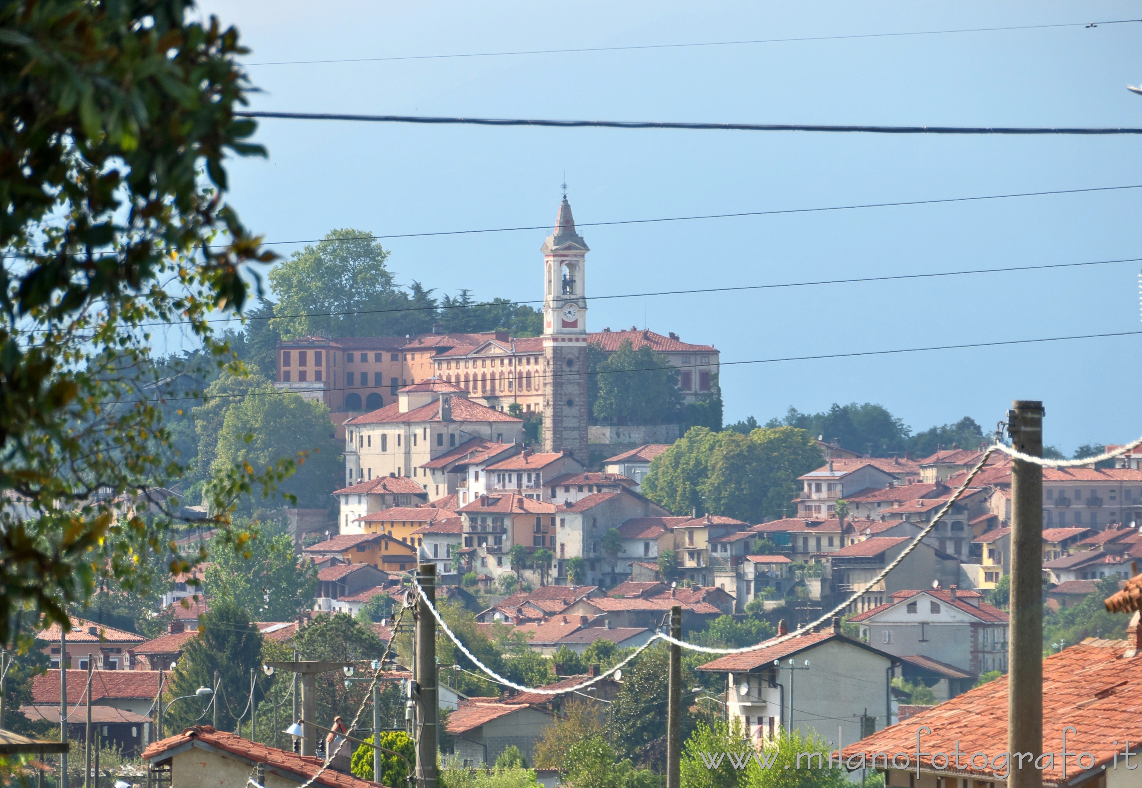 Azeglio (Torino) - Il castello e il borgo - Foto a piena risoluzione